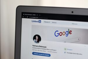 候補者のソーシングにLinkedIn Recruiterを使用。 