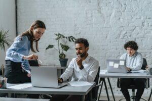 anúncios de recrutamento